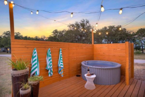 Lyndon's Lodge with hot tub and pet friendly